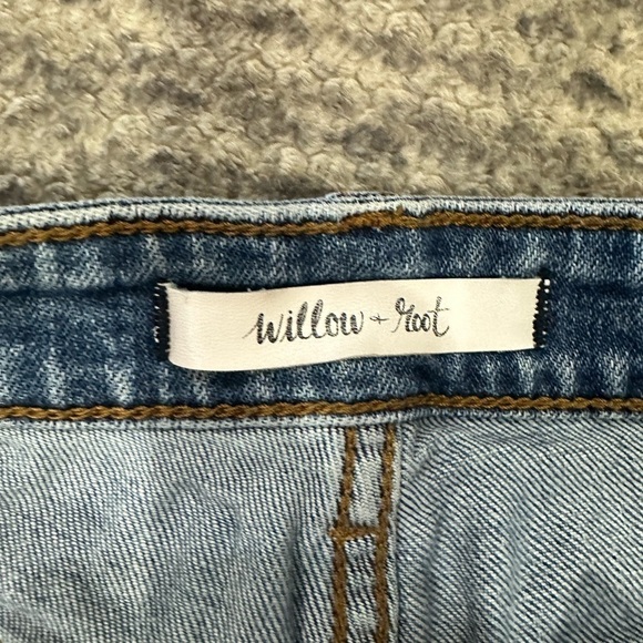 WILLOW + ROOT High Rise Mom Jean - Picture 4 of 6